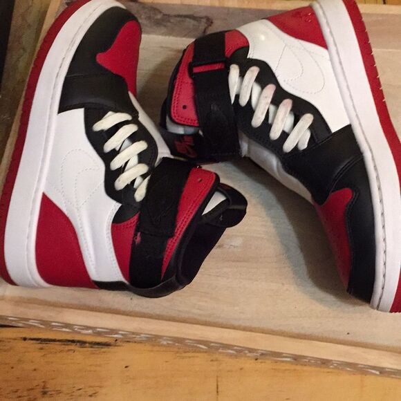 Nike Air Jordan Shoes - Picture 3 of 12